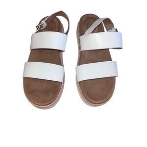 Women's White Time and Tru Comfort Platform Buckle Y2K Summer Beach Sandals 9